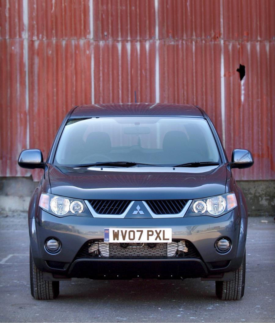  Mitsubishi Outlander 4Work 2007 года  (фото 12 из 16)